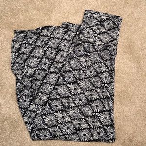 Small LuLaRoe Maxi Skirt Black Floral/Geo Print